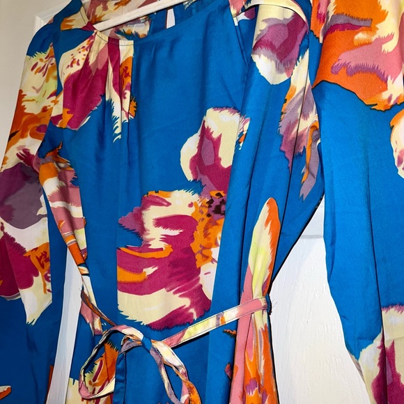 Bright Midi Long Sleeve Shift Dress With Large Pink Flowers and String Belt - Picture 3 of 3